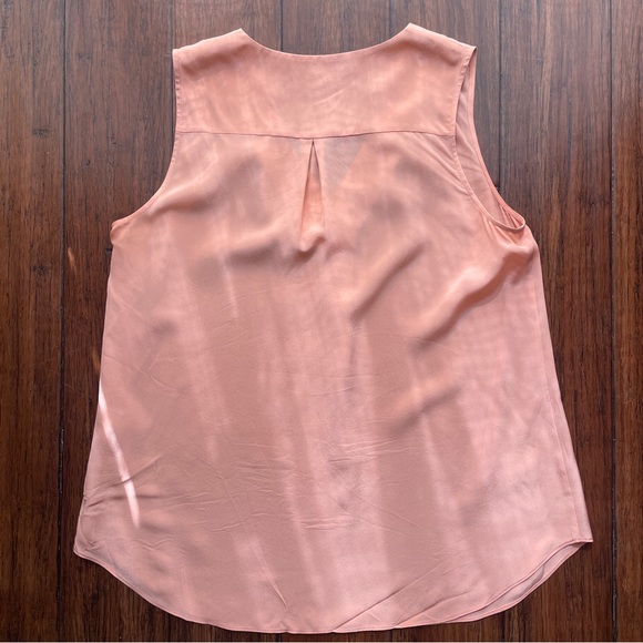 Antonio Melani Olivia Ridge Split V-Neck Sleeveless Blouse - Picture 5 of 5